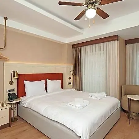 Saratoga 3*
