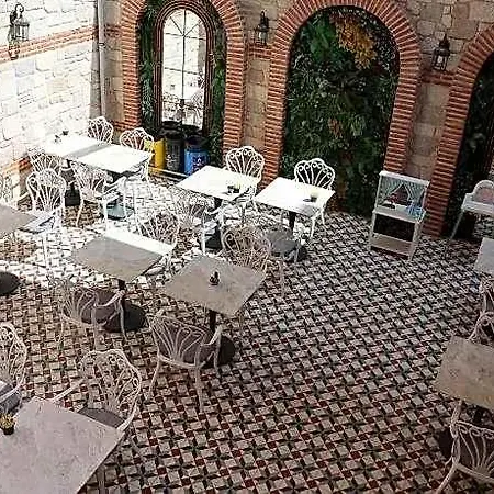 فندق Saratoga